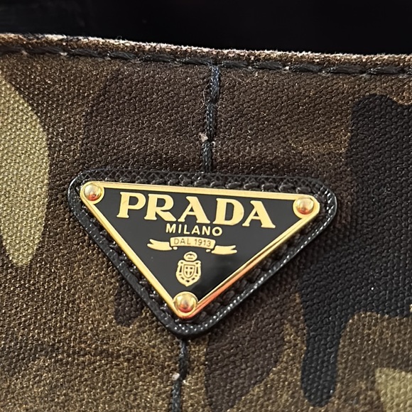 Prada Canapa travel work tote in camo large size - Picture 3 of 16